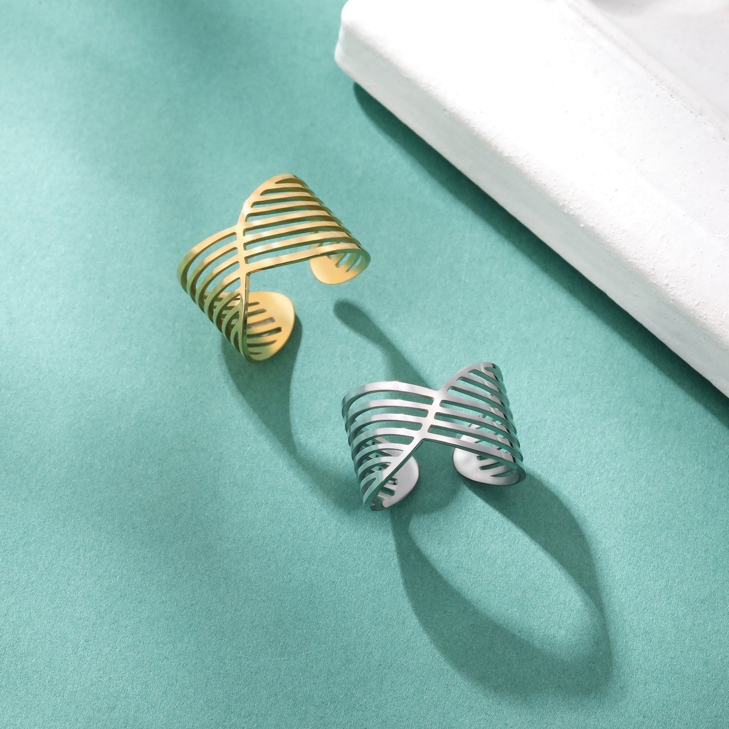 Minimalist Geometric Open Ring