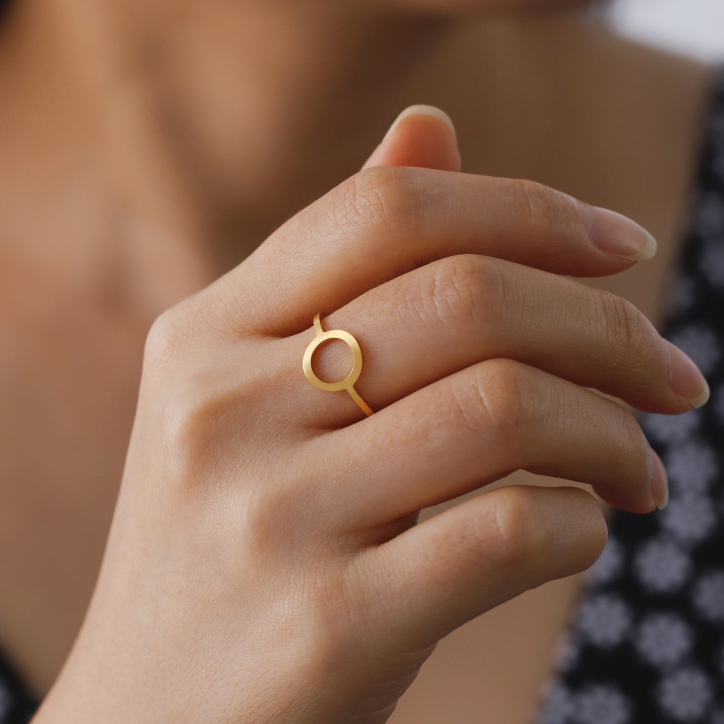 Minimalist Round Geometric Ring