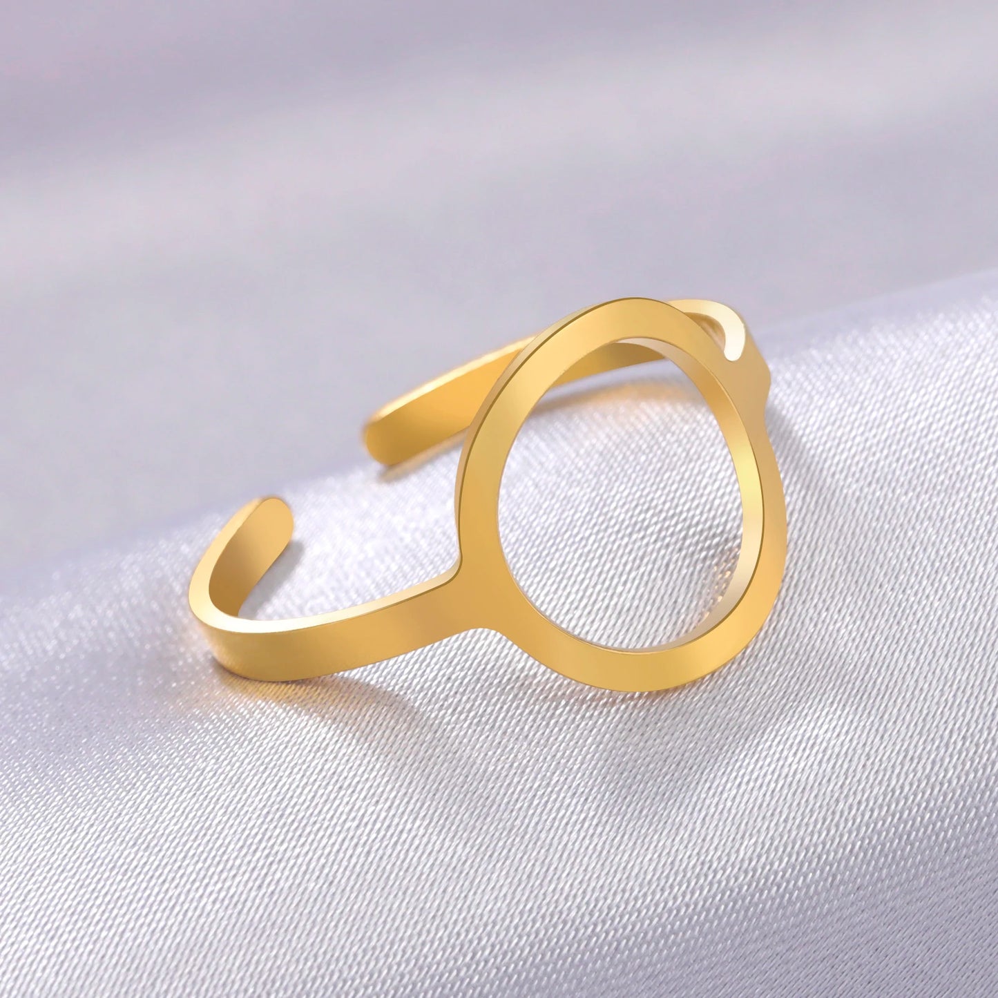 Minimalist Round Geometric Ring